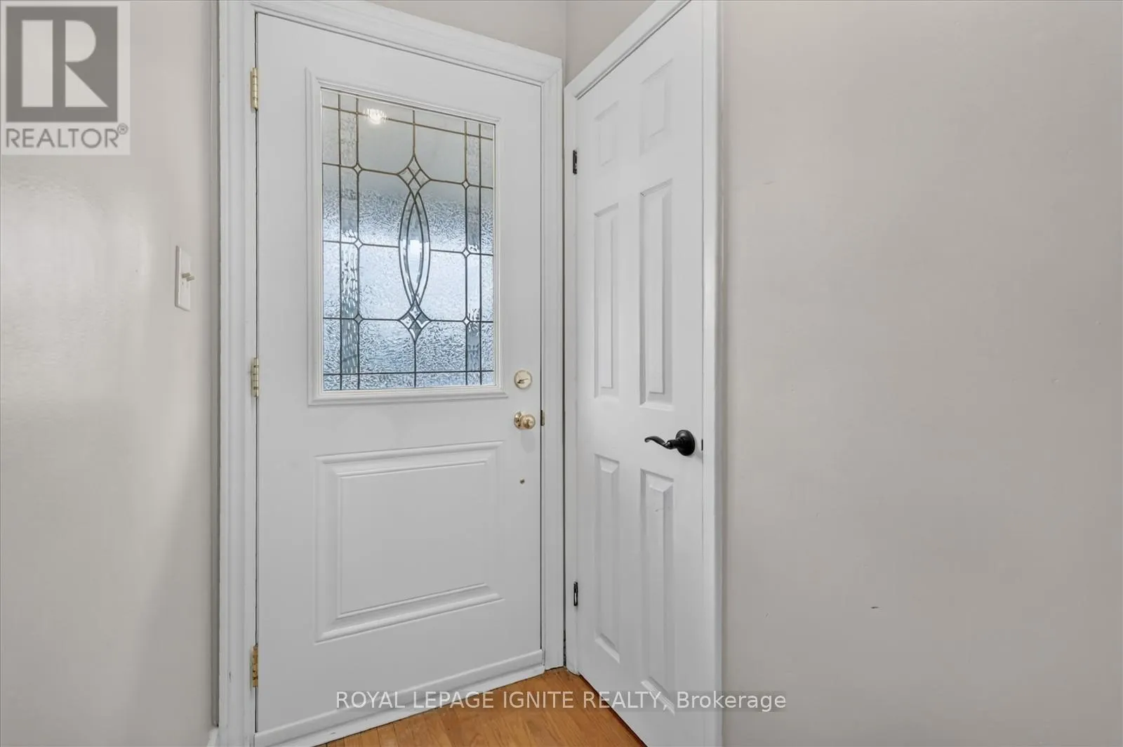 20 ALANBURY CRESCENT