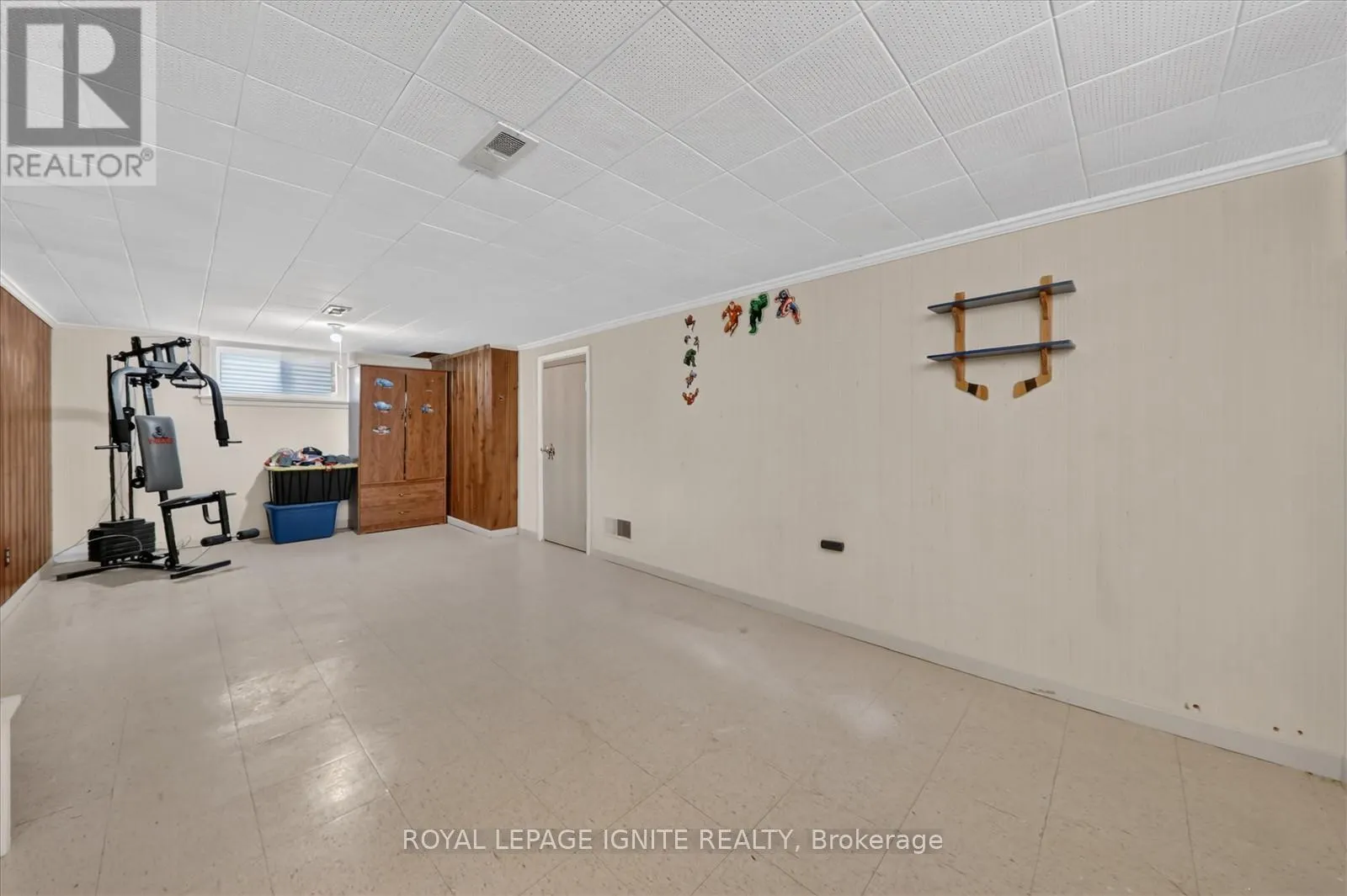 20 ALANBURY CRESCENT