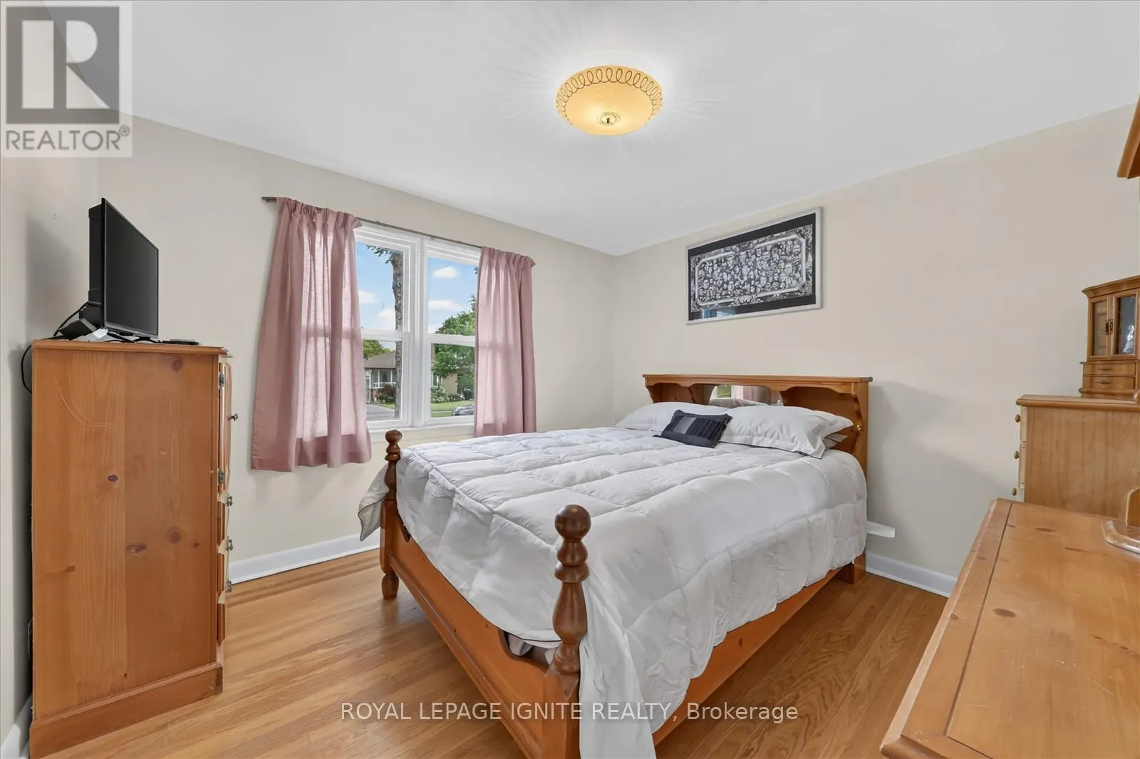 20 ALANBURY CRESCENT