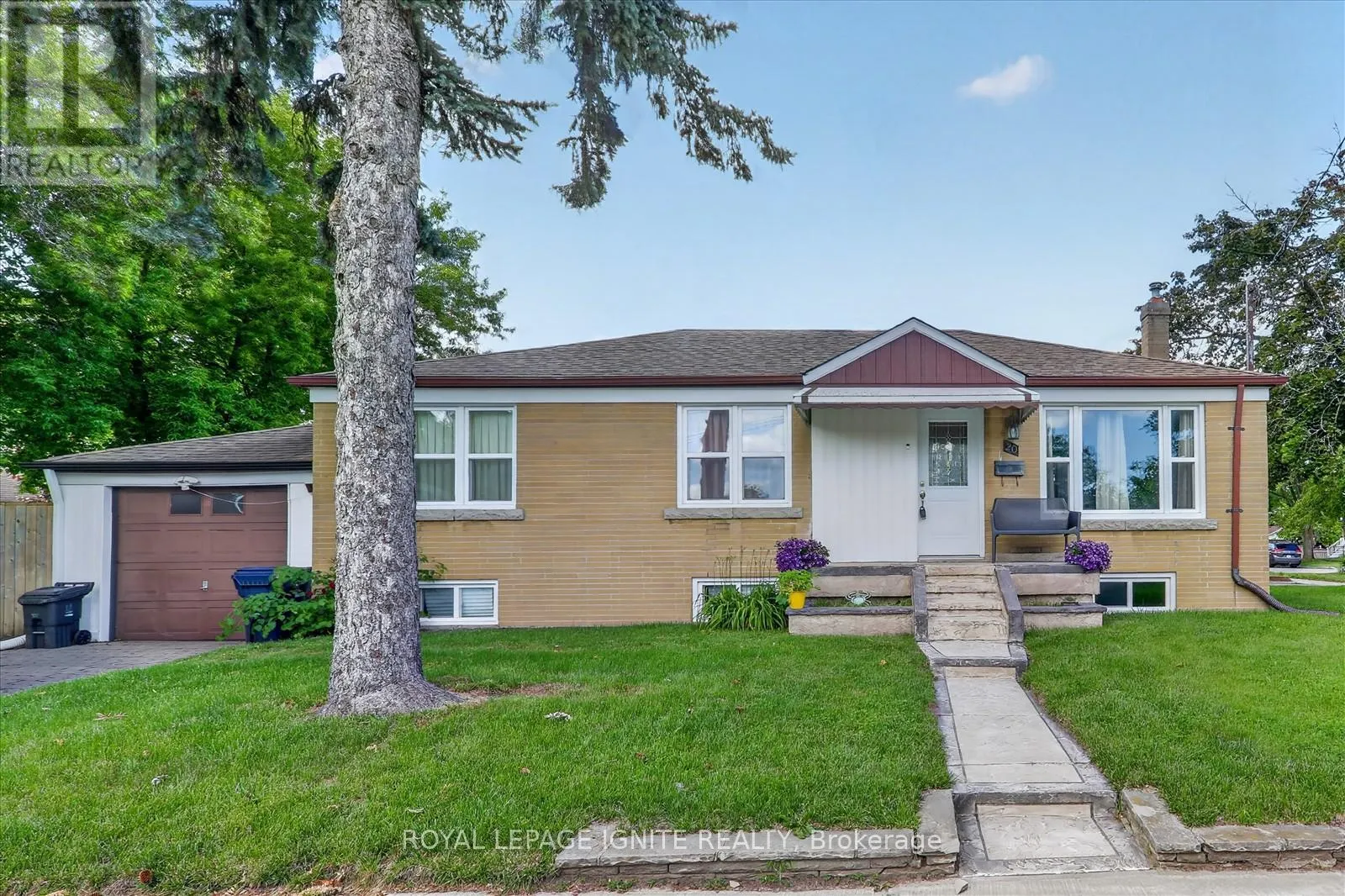 20 ALANBURY CRESCENT