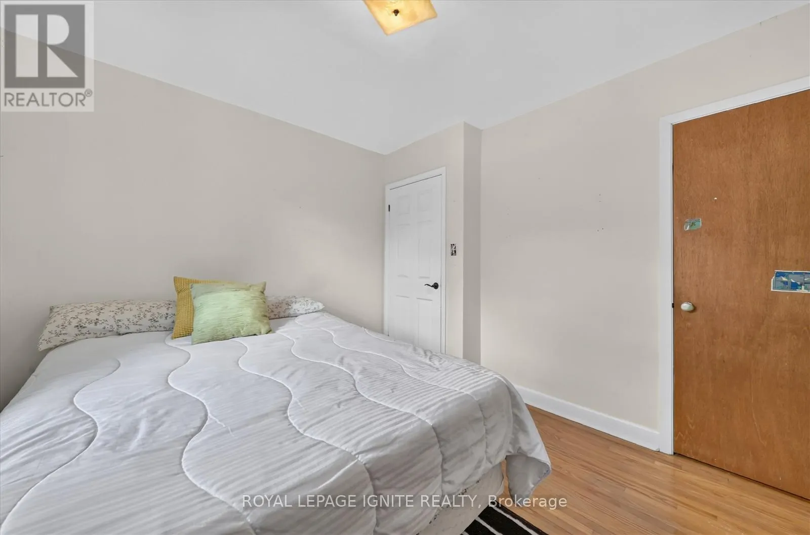 20 ALANBURY CRESCENT