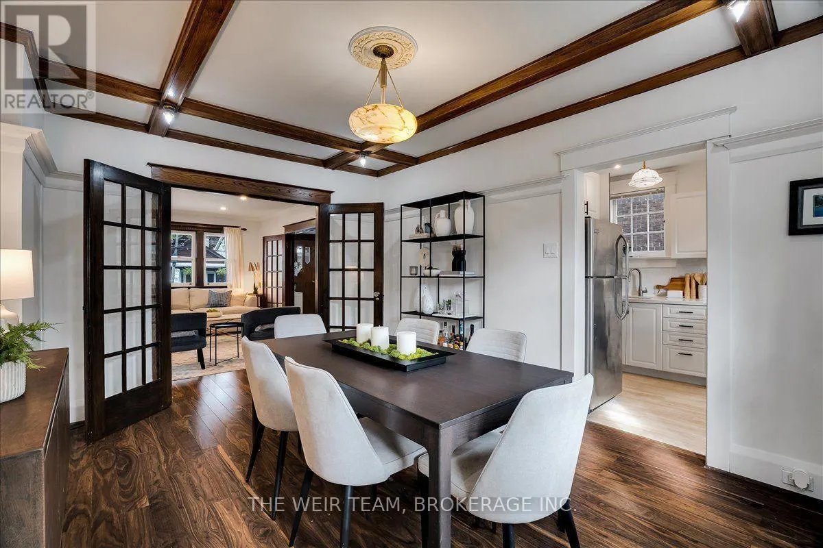 25 OAK PARK AVENUE