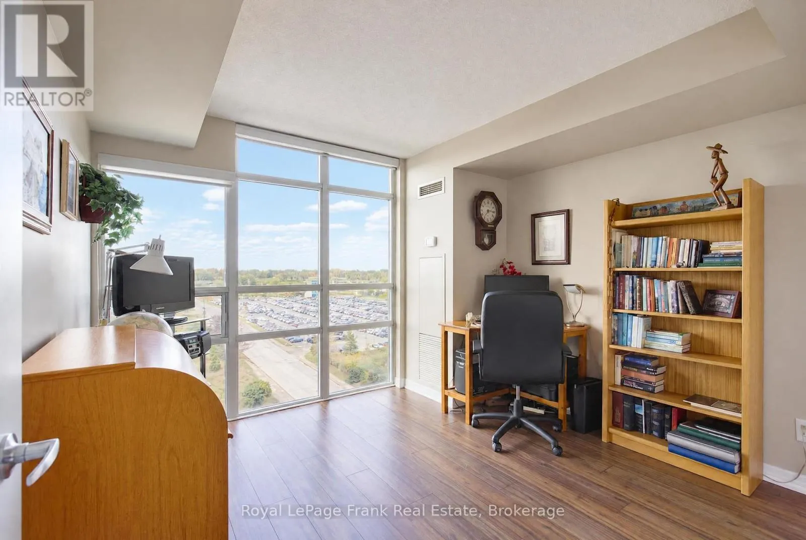 904 - 1600 CHARLES STREET #904