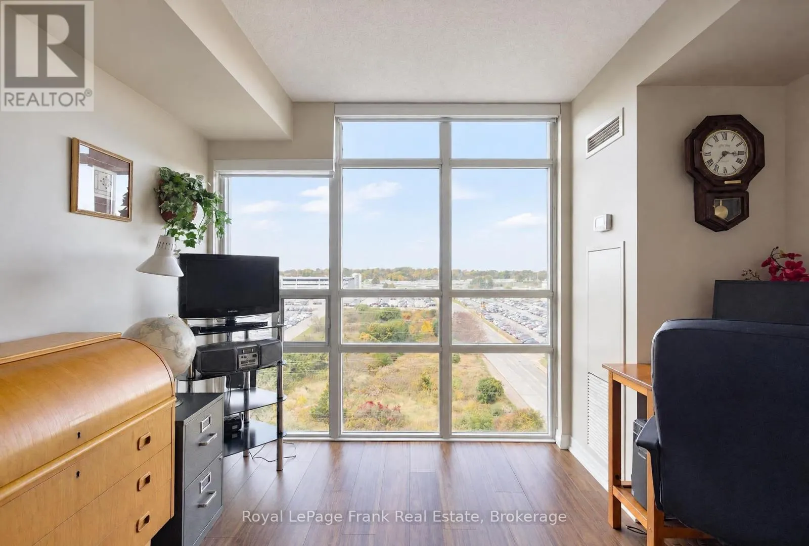 904 - 1600 CHARLES STREET #904