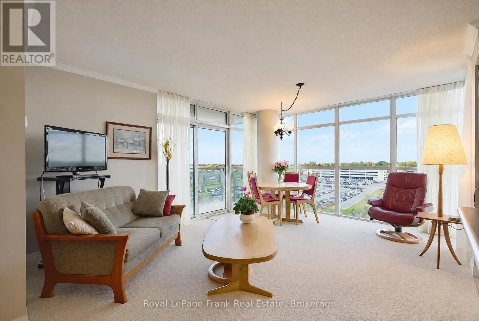 904 - 1600 CHARLES STREET #904