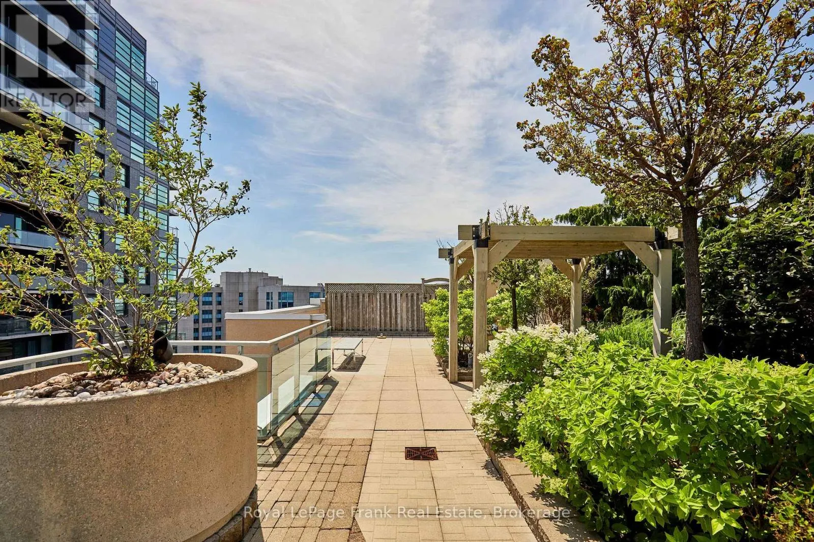 904 - 1600 CHARLES STREET #904