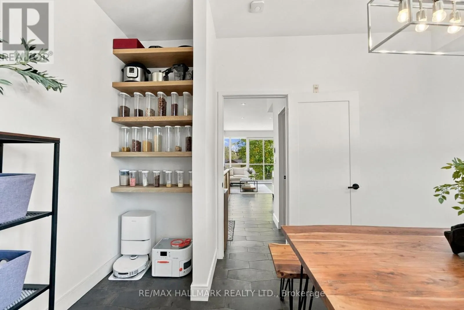 3 - 48 BOSTON AVENUE