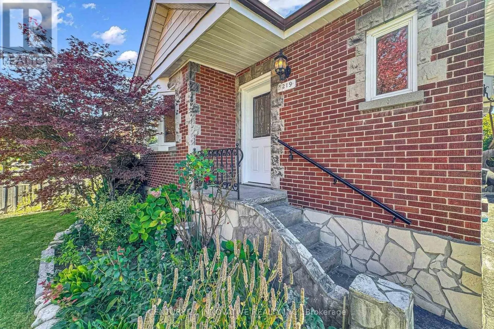 219 ETNA AVENUE