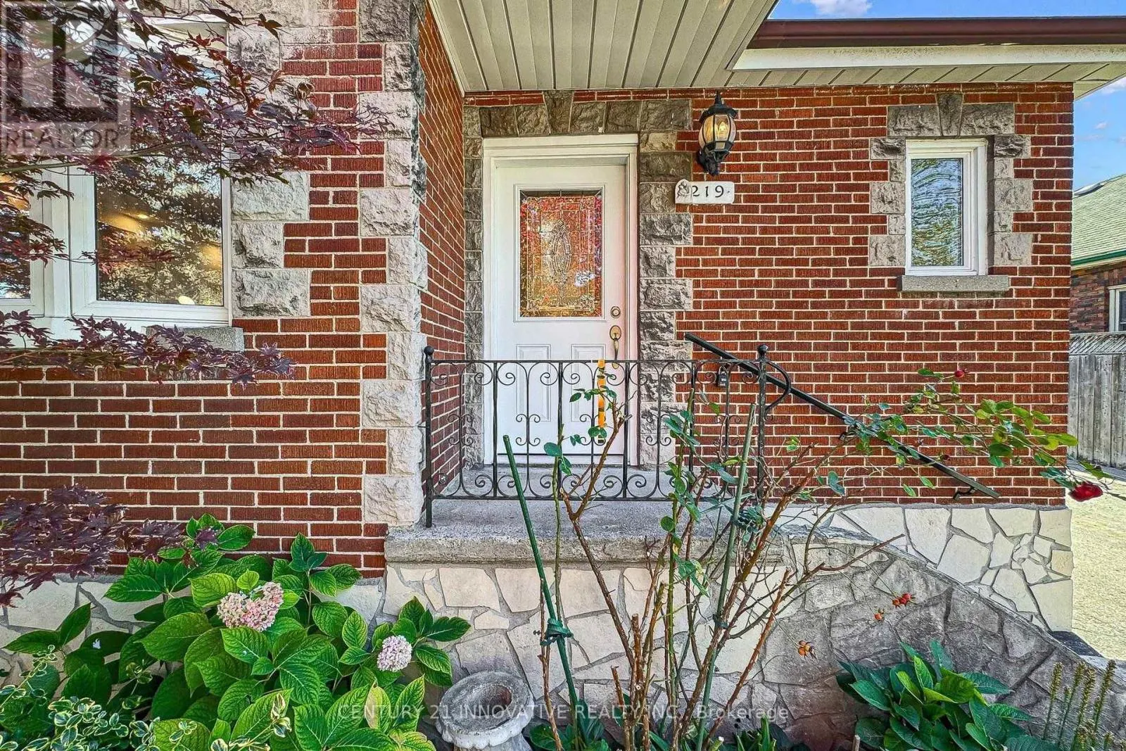 219 ETNA AVENUE