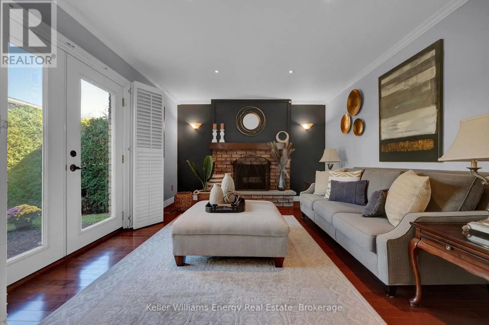 830 SAINT ANNE COURT