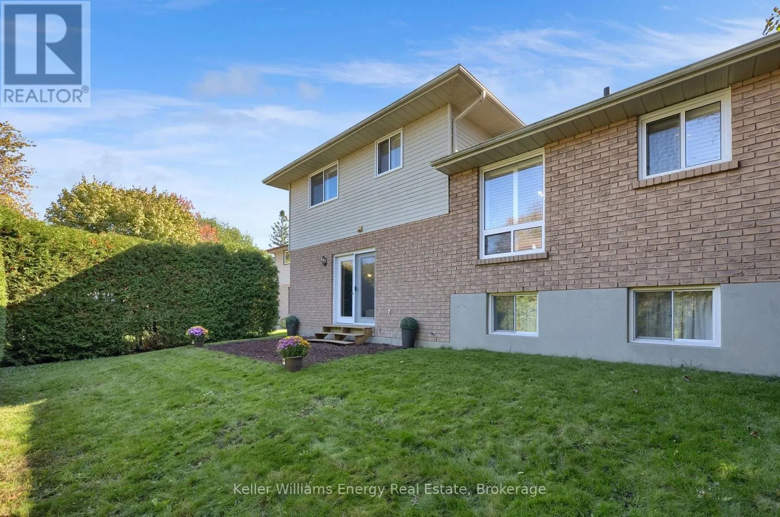 830 SAINT ANNE COURT