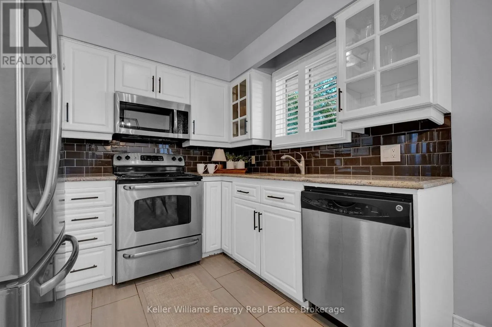 830 SAINT ANNE COURT