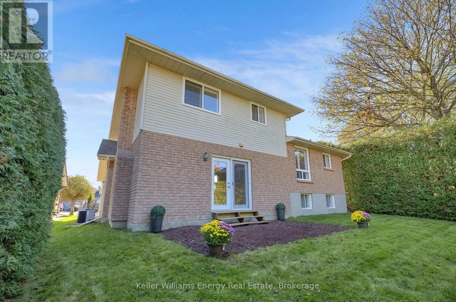 830 SAINT ANNE COURT