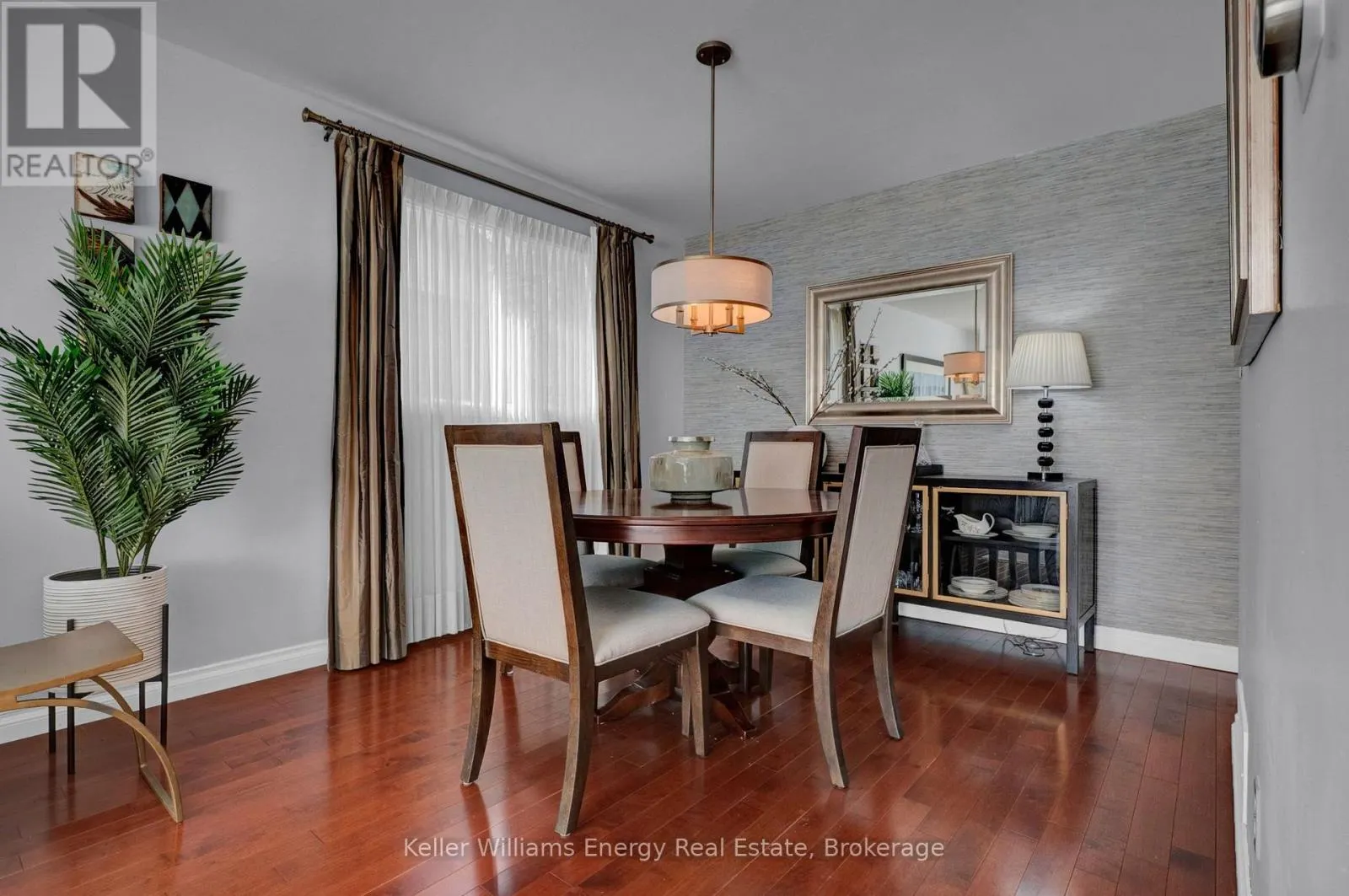 830 SAINT ANNE COURT