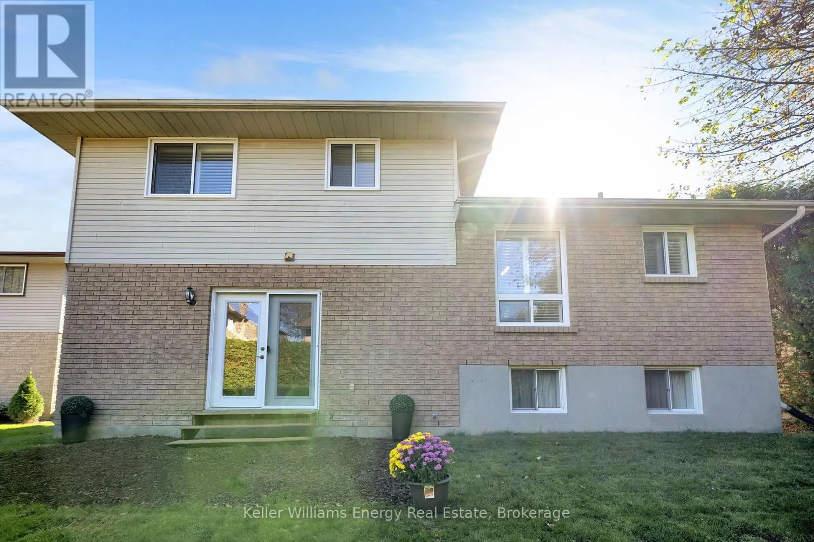 830 SAINT ANNE COURT