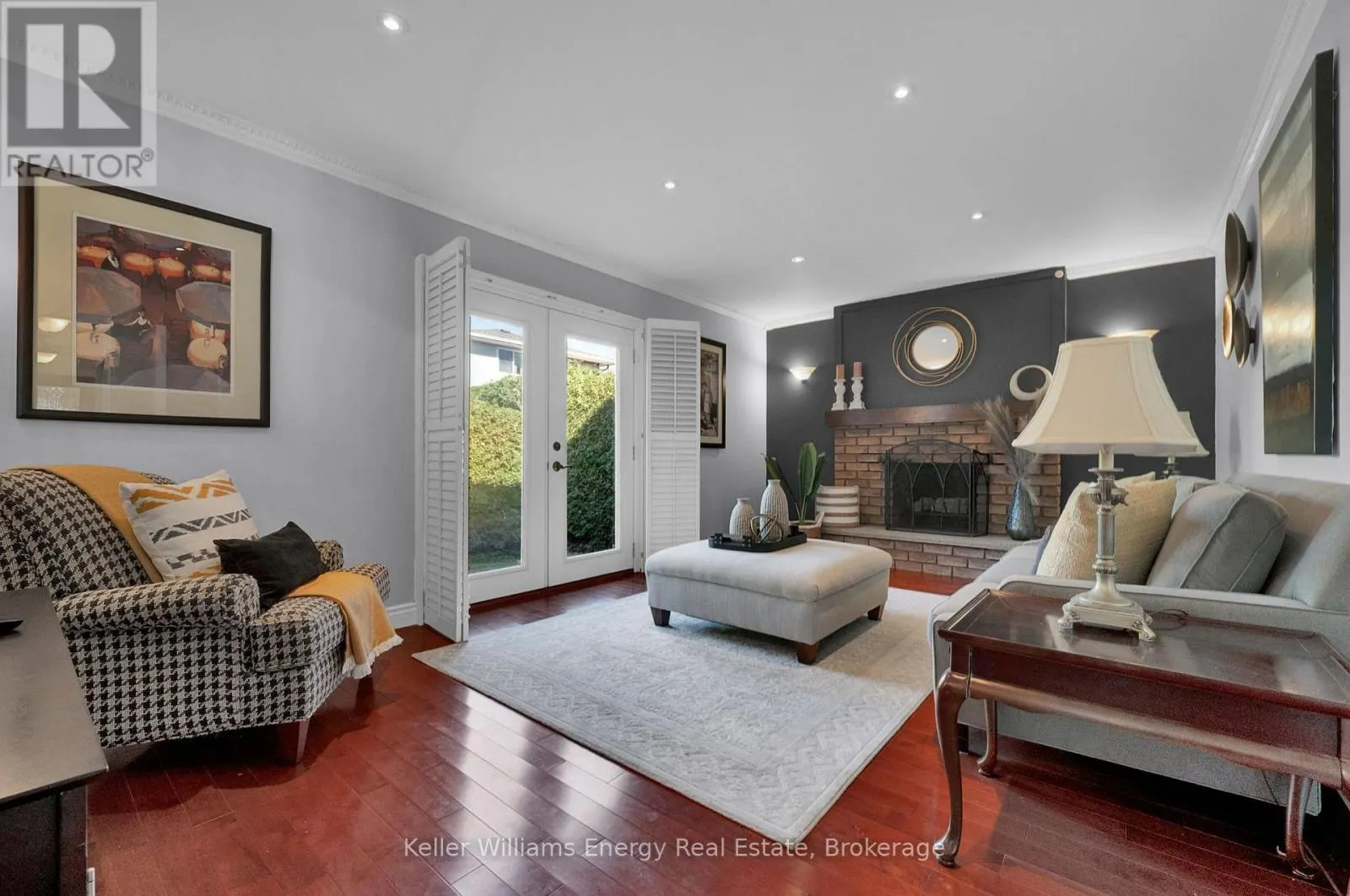 830 SAINT ANNE COURT