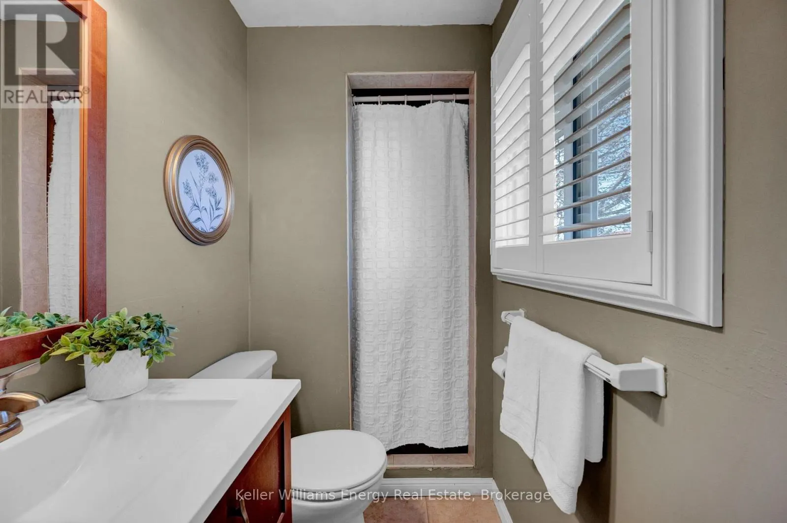 830 SAINT ANNE COURT