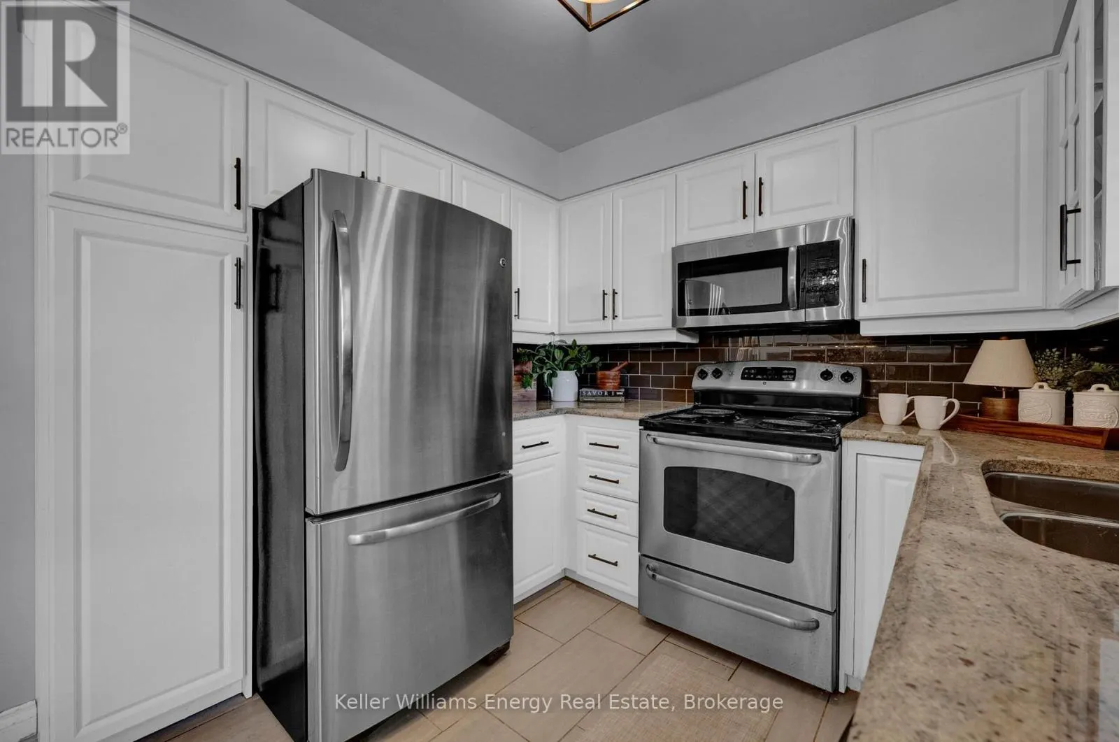 830 SAINT ANNE COURT