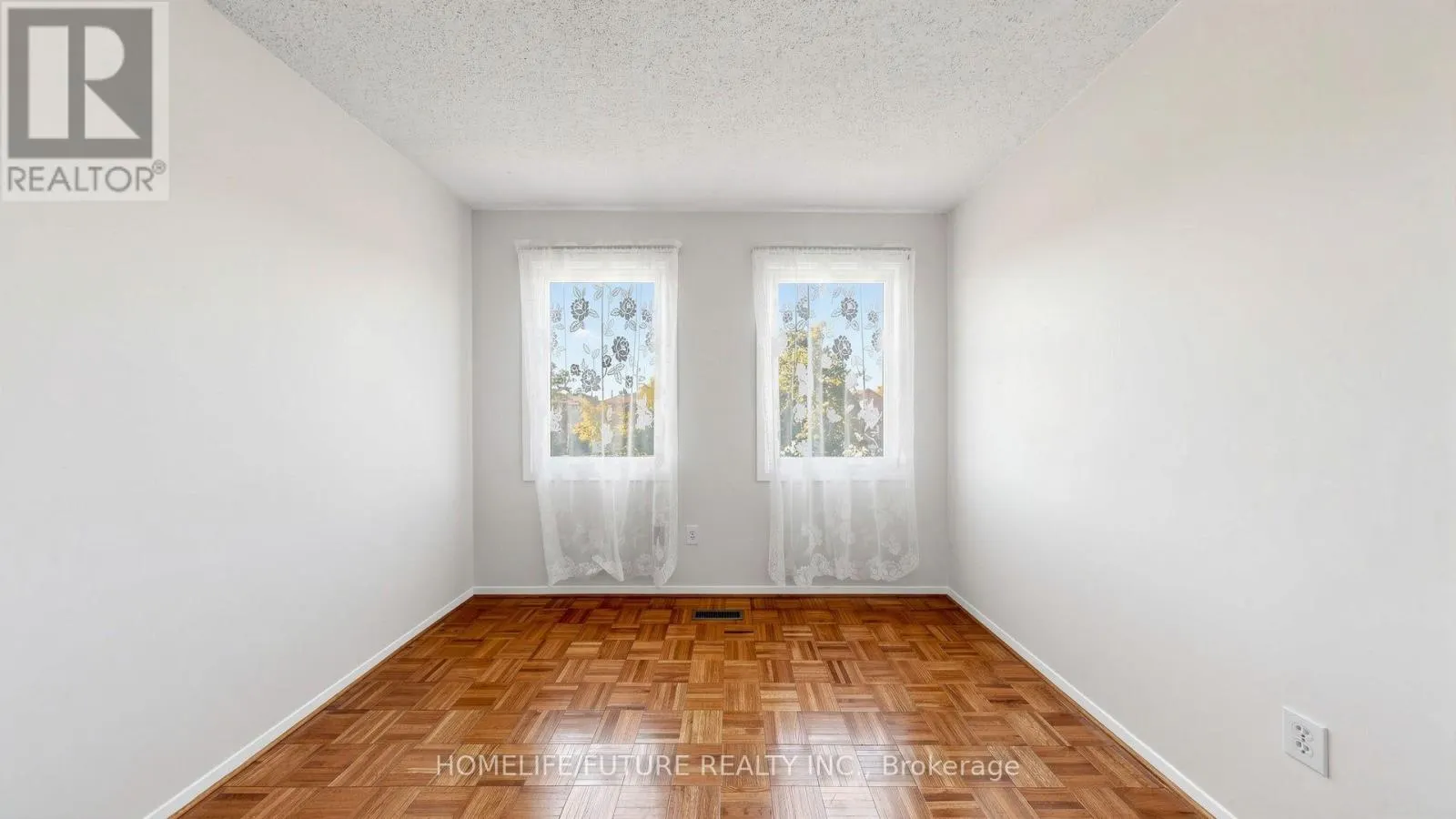 679 FOXWOOD TRAIL