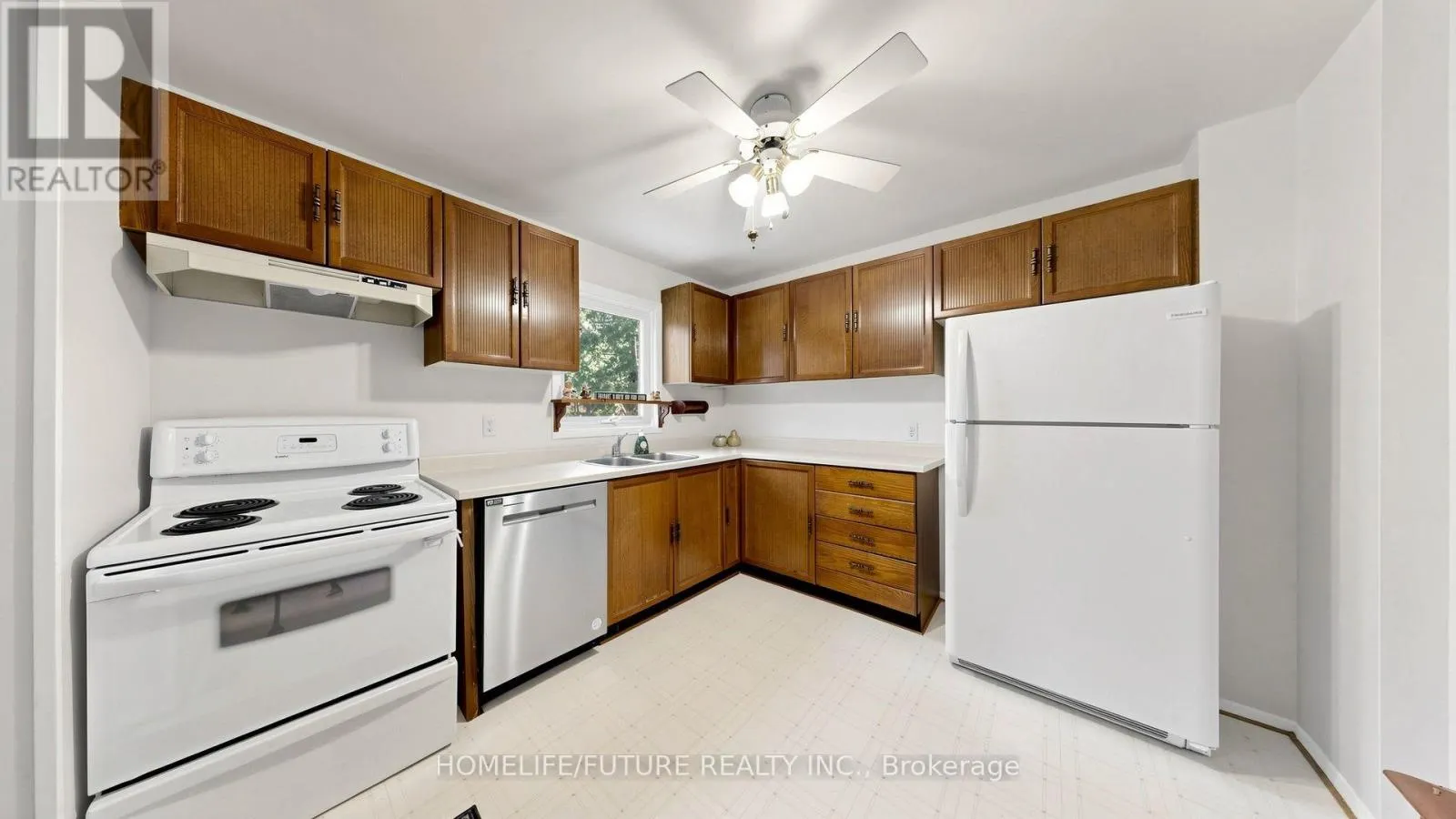 679 FOXWOOD TRAIL