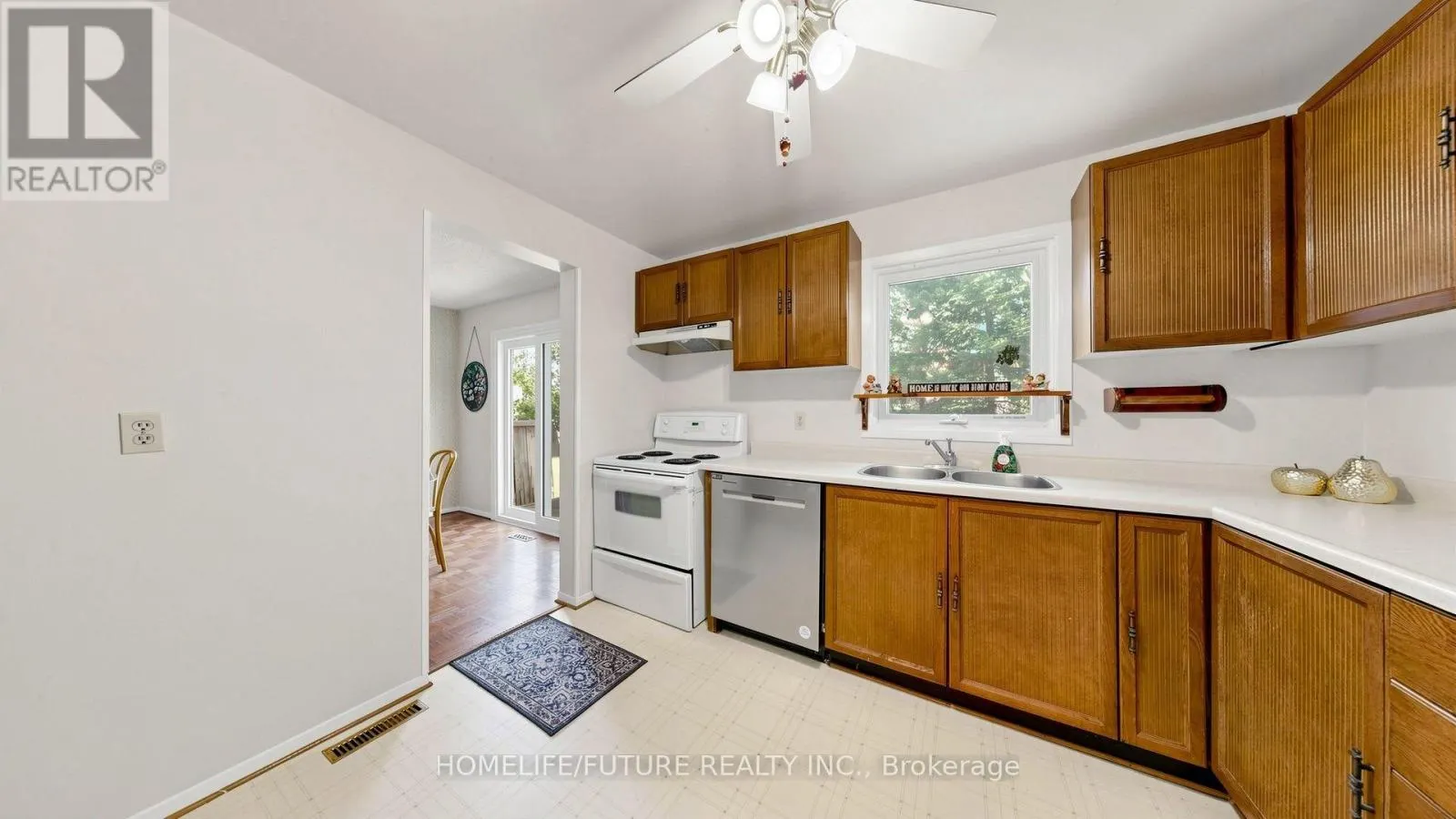 679 FOXWOOD TRAIL