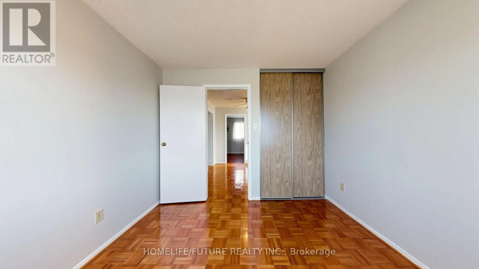 679 FOXWOOD TRAIL