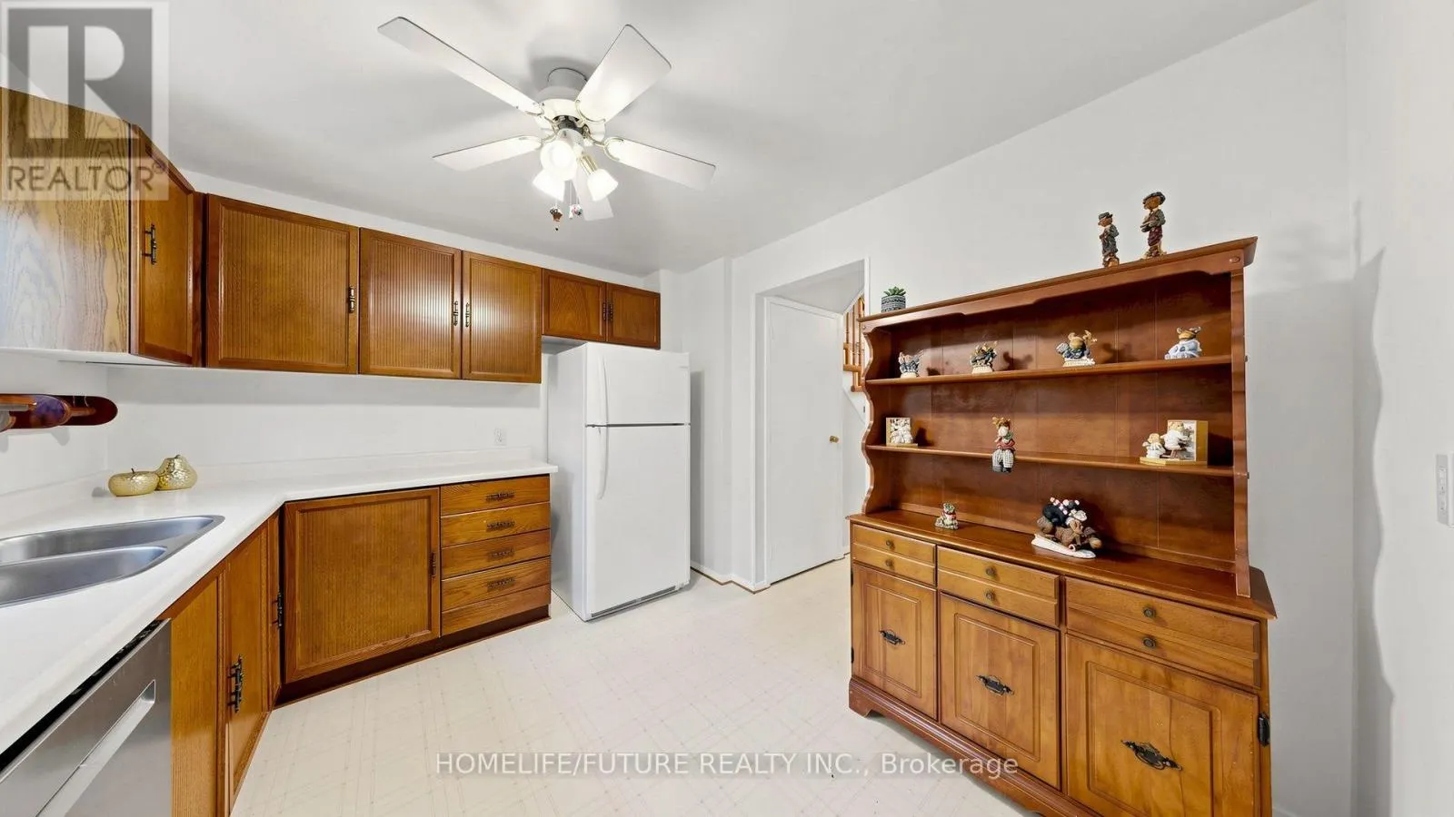 679 FOXWOOD TRAIL