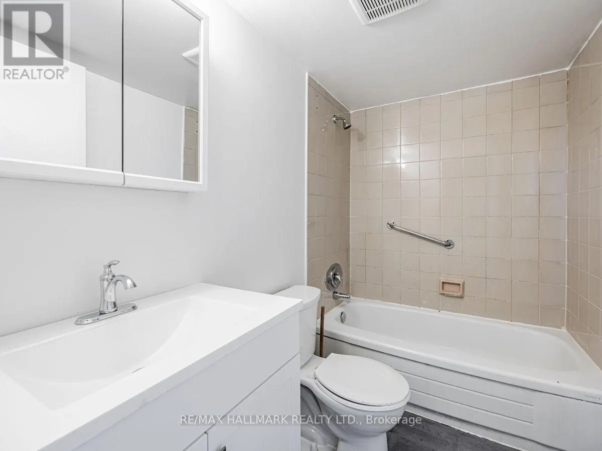 706 - 1665 VICTORIA PARK AVENUE