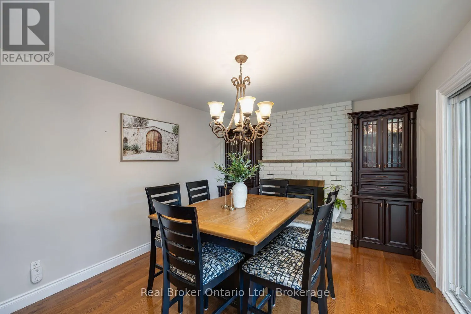 550 CRIMSON COURT