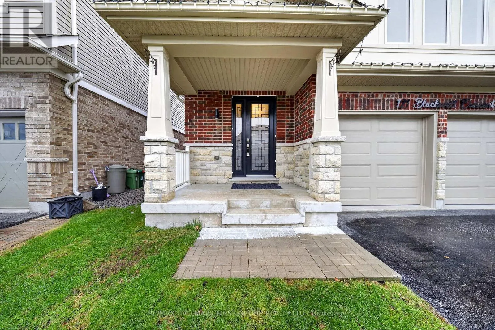 121 BLACKWELL CRESCENT