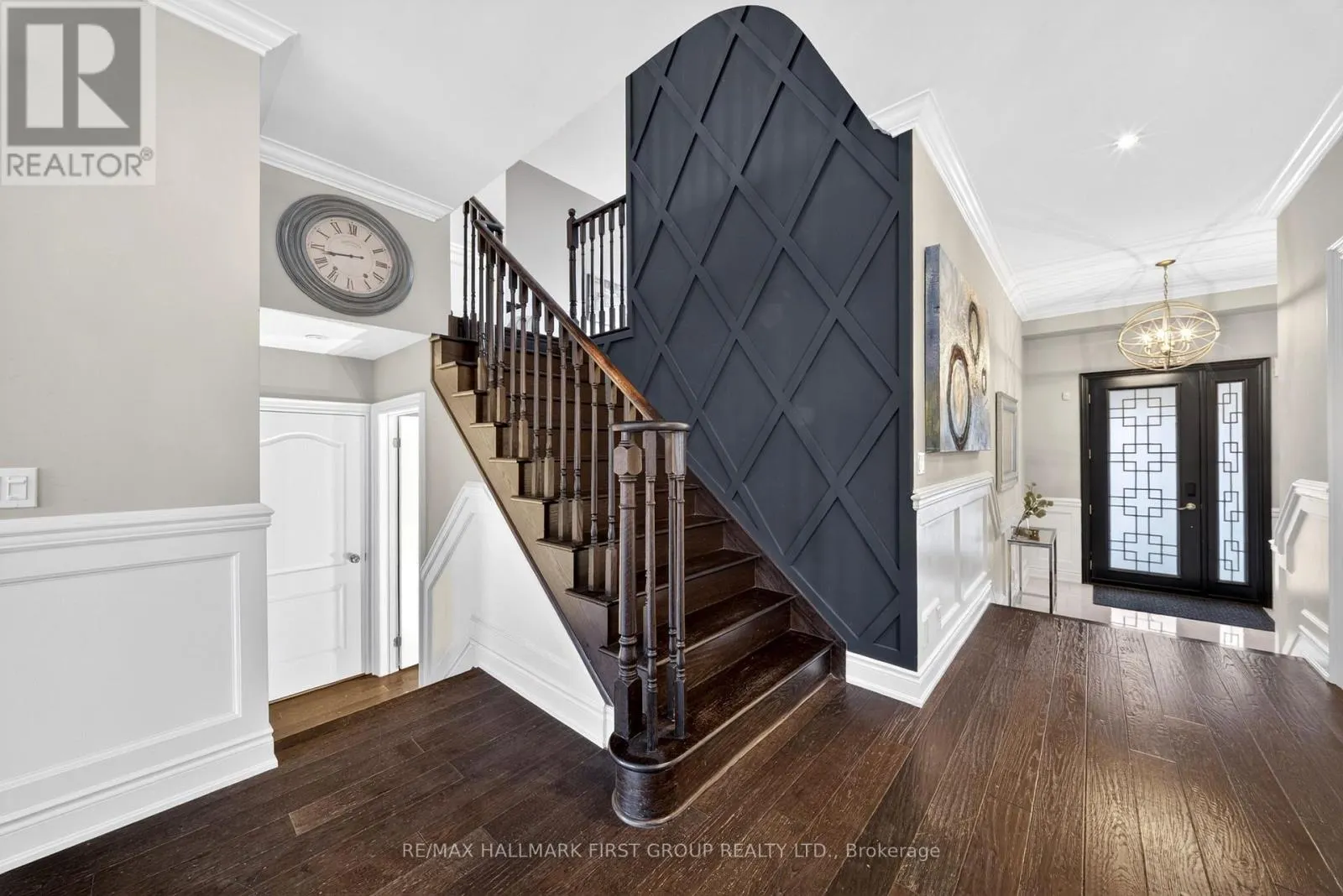 121 BLACKWELL CRESCENT