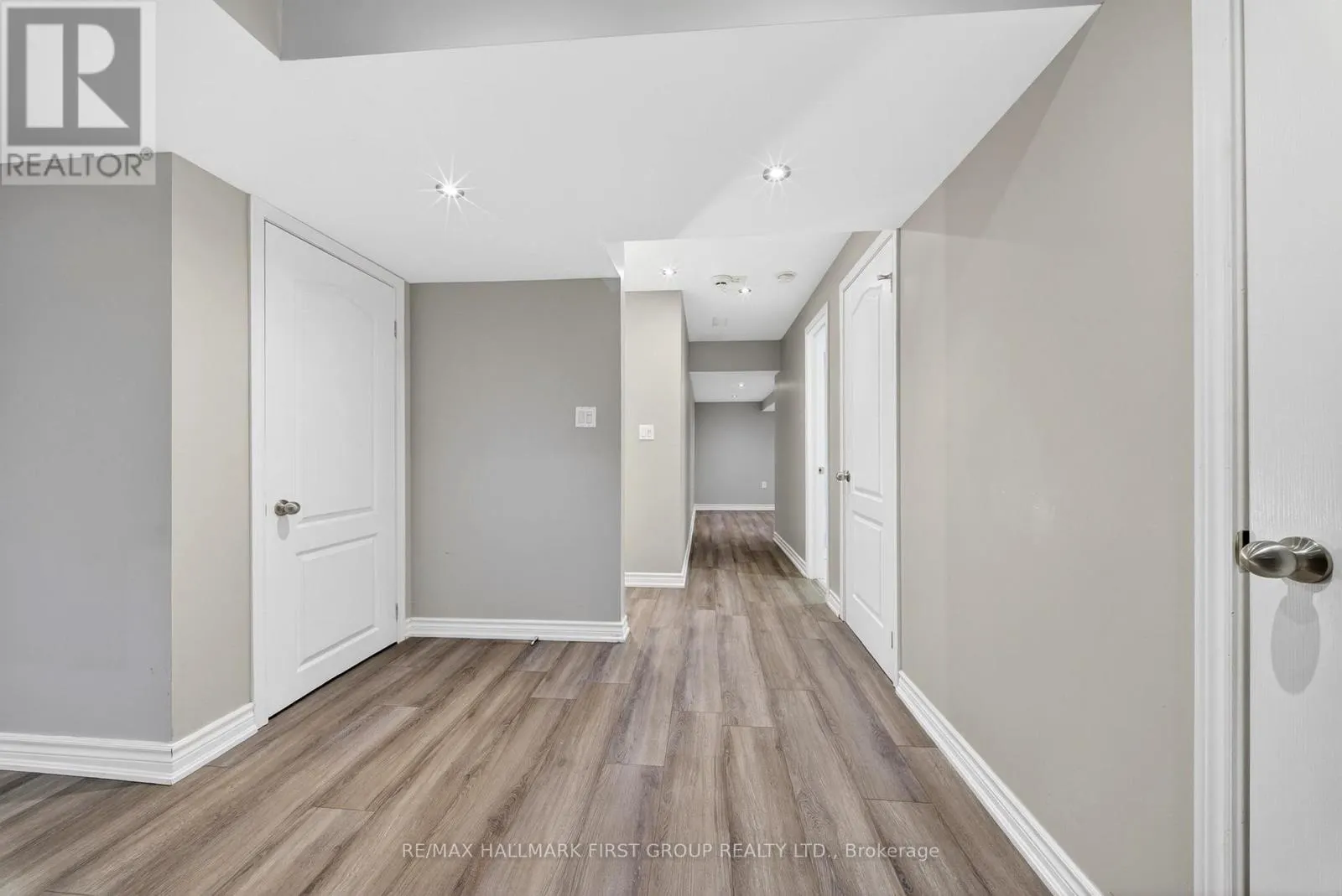 121 BLACKWELL CRESCENT