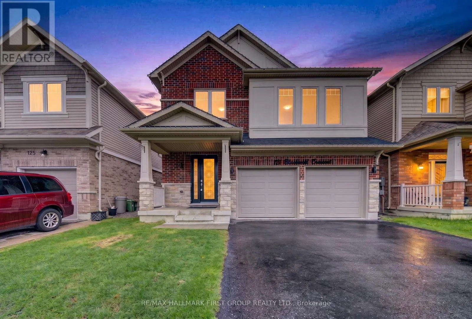121 BLACKWELL CRESCENT