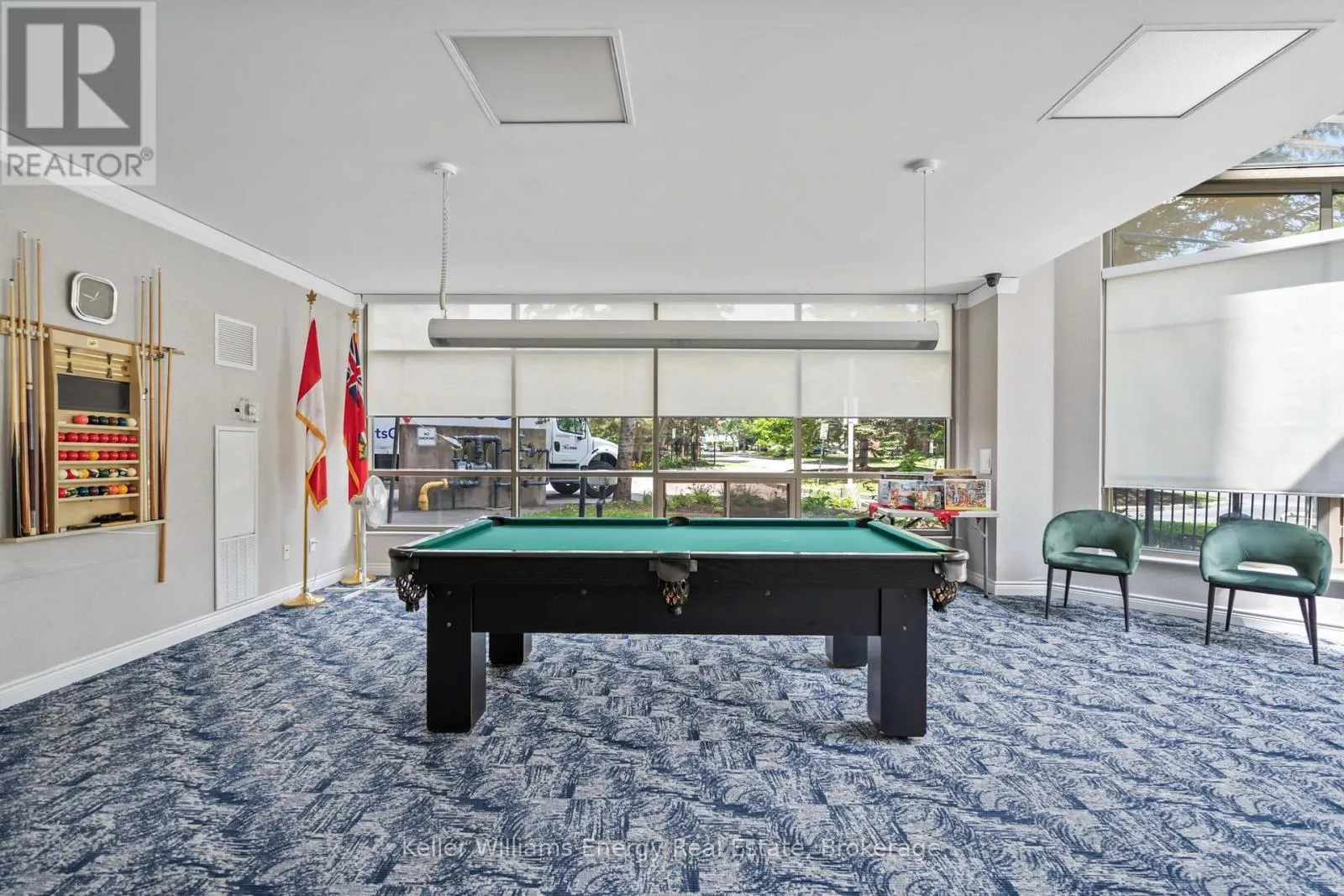 302 - 712 ROSSLAND ROAD E #302