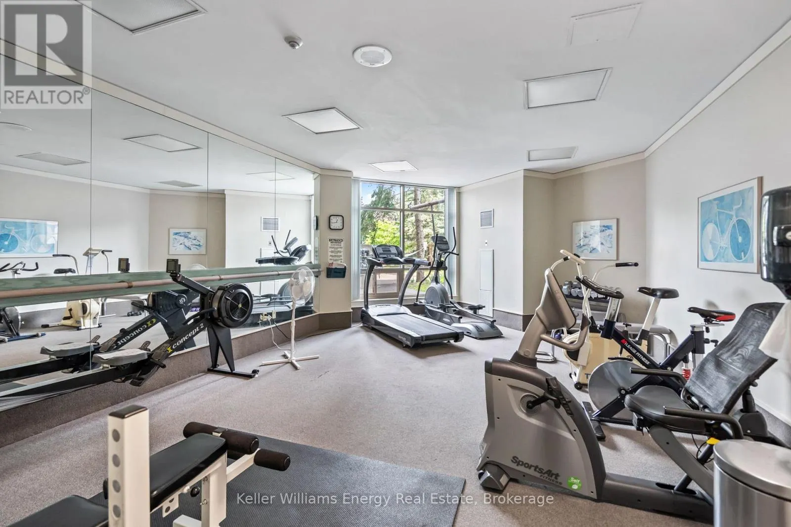 302 - 712 ROSSLAND ROAD E #302