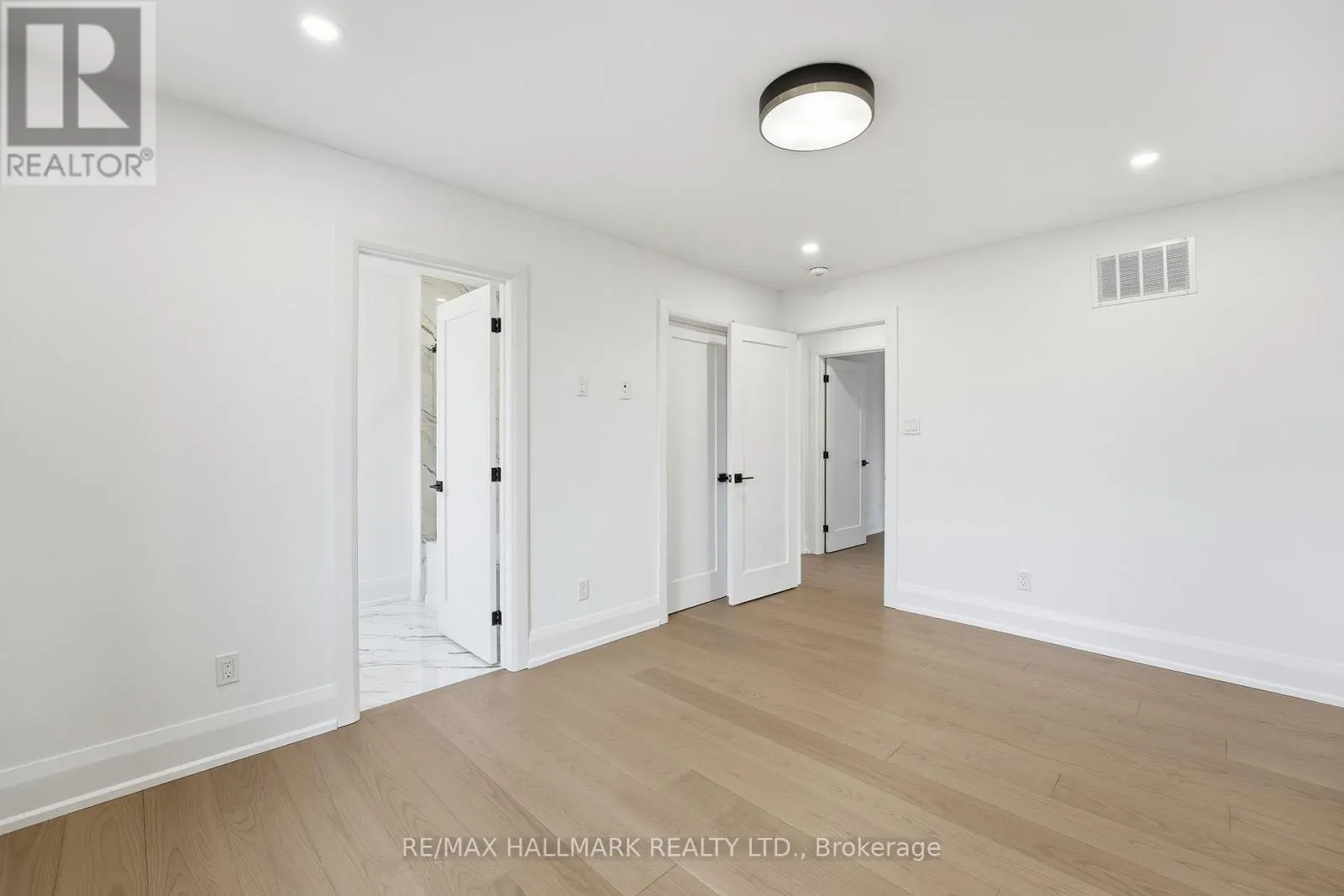 49 GREENDOWNS DRIVE