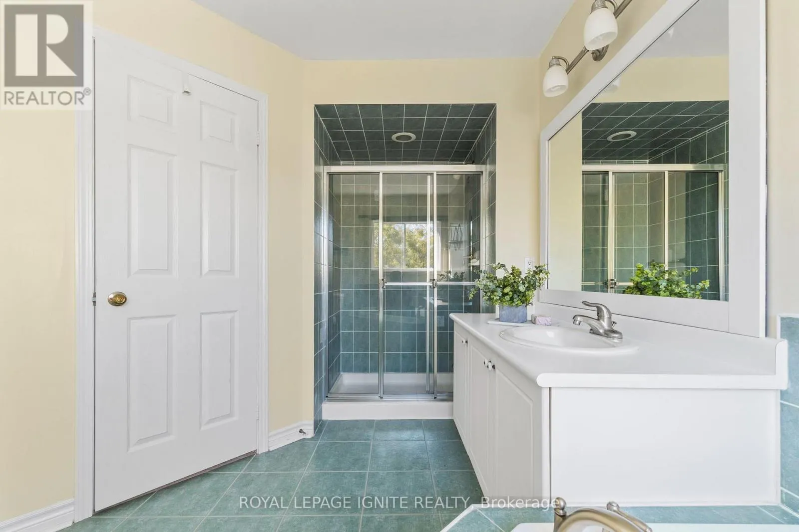1523 AVONMORE SQUARE