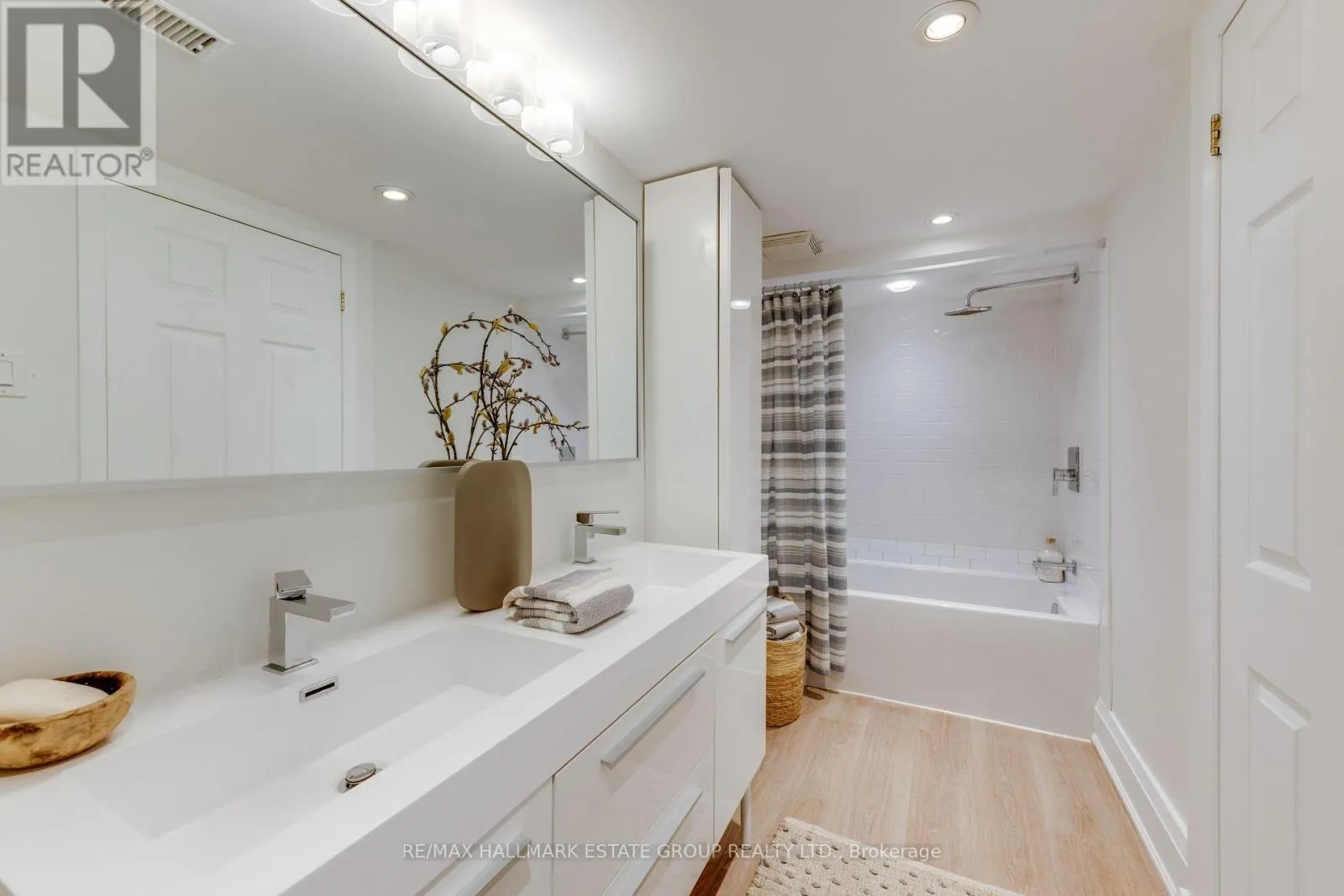 105 LEE AVENUE