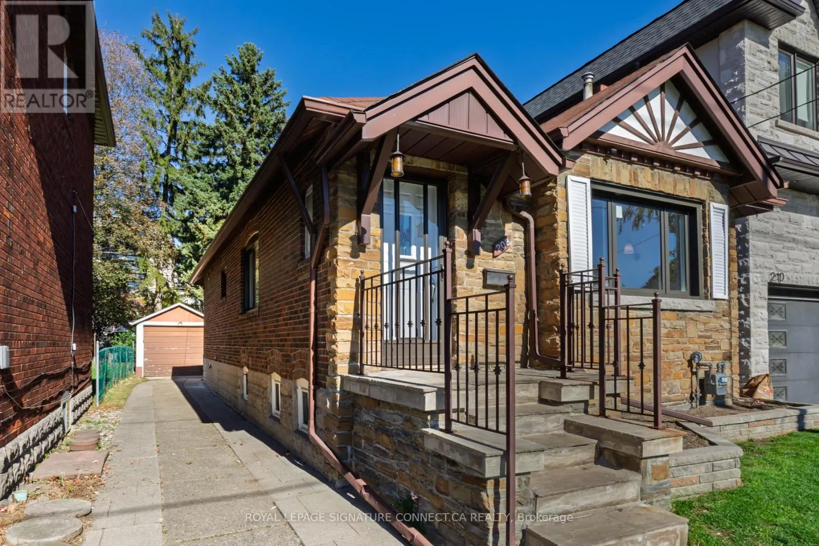 208 FLOYD AVENUE