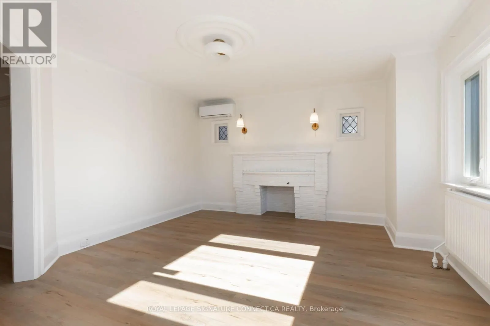 208 FLOYD AVENUE