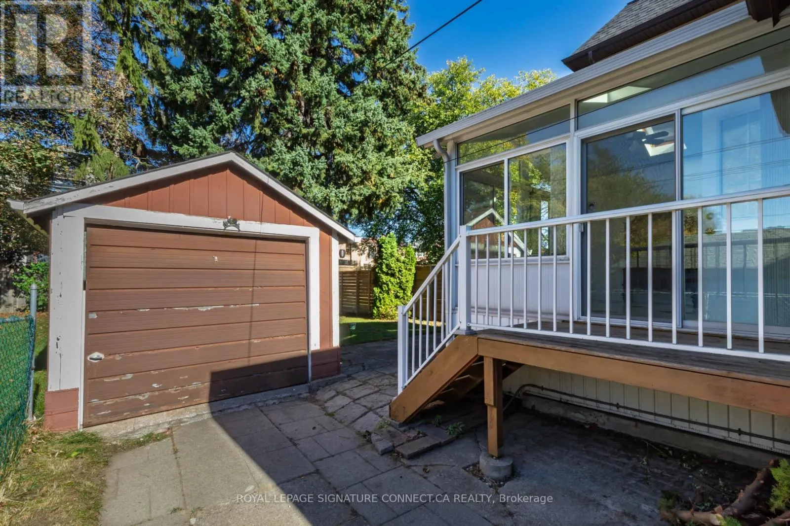 208 FLOYD AVENUE