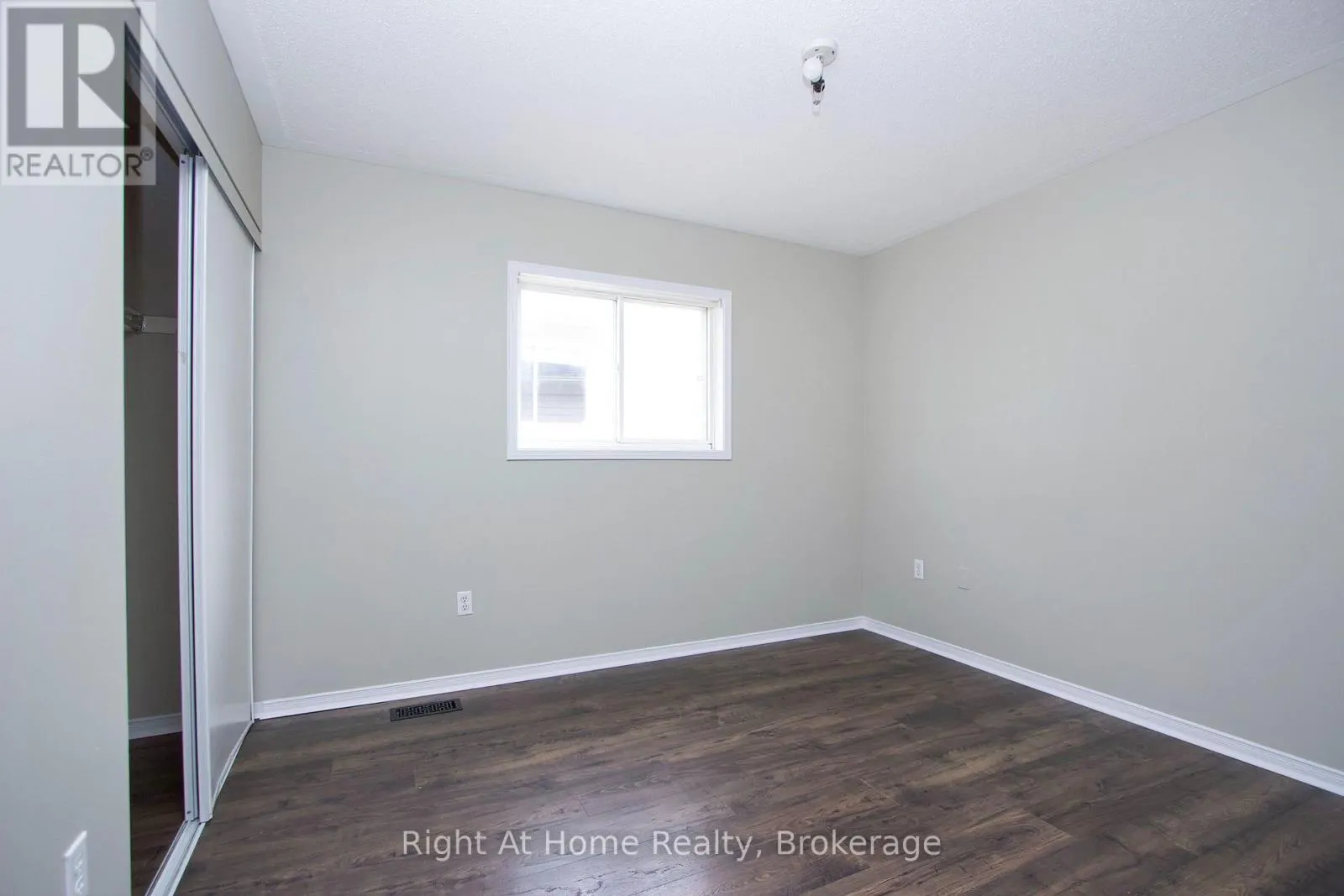 UPPER UNIT - 75 MILLBURN DRIVE #Upper Unit