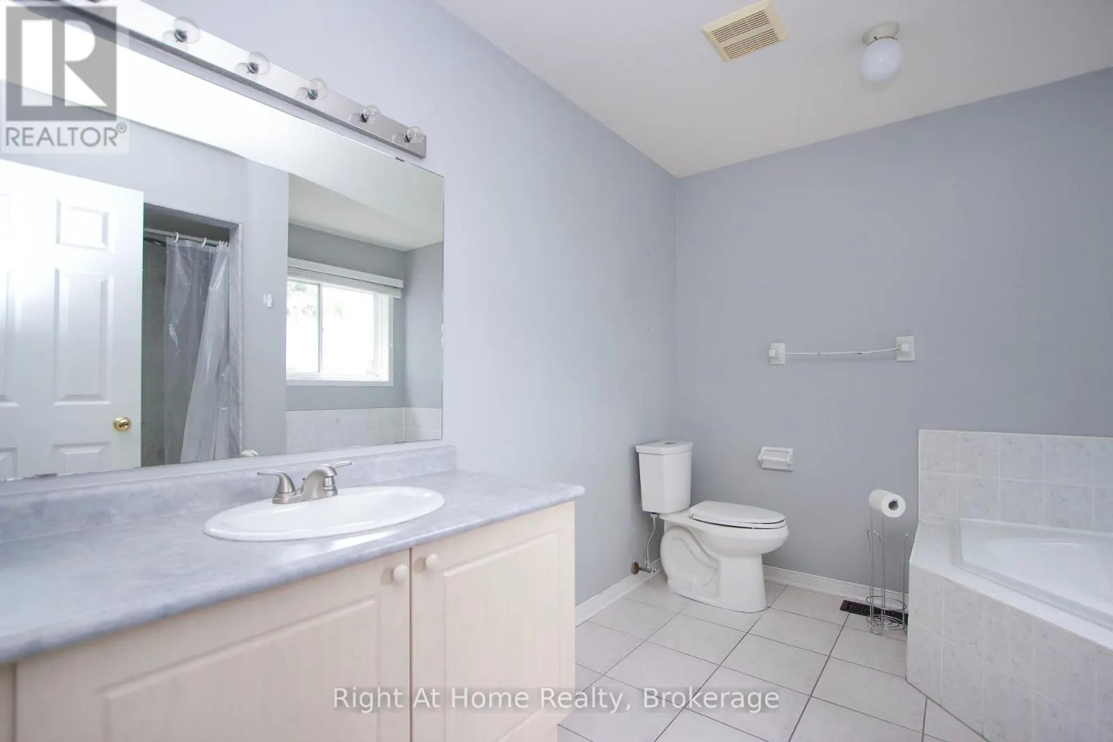 UPPER UNIT - 75 MILLBURN DRIVE #Upper Unit