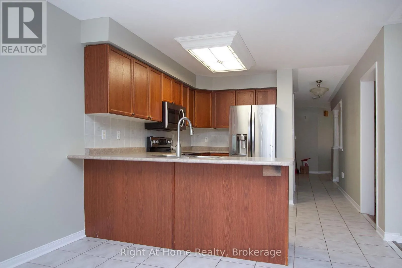 UPPER UNIT - 75 MILLBURN DRIVE #Upper Unit