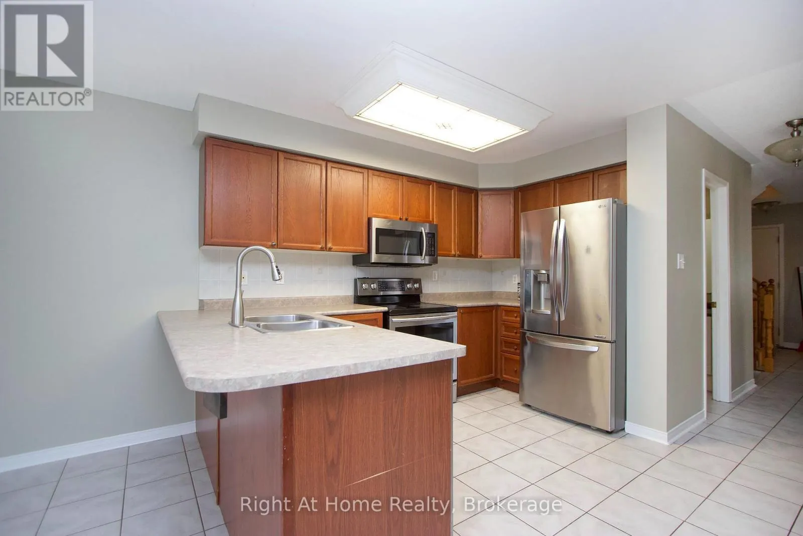UPPER UNIT - 75 MILLBURN DRIVE #Upper Unit