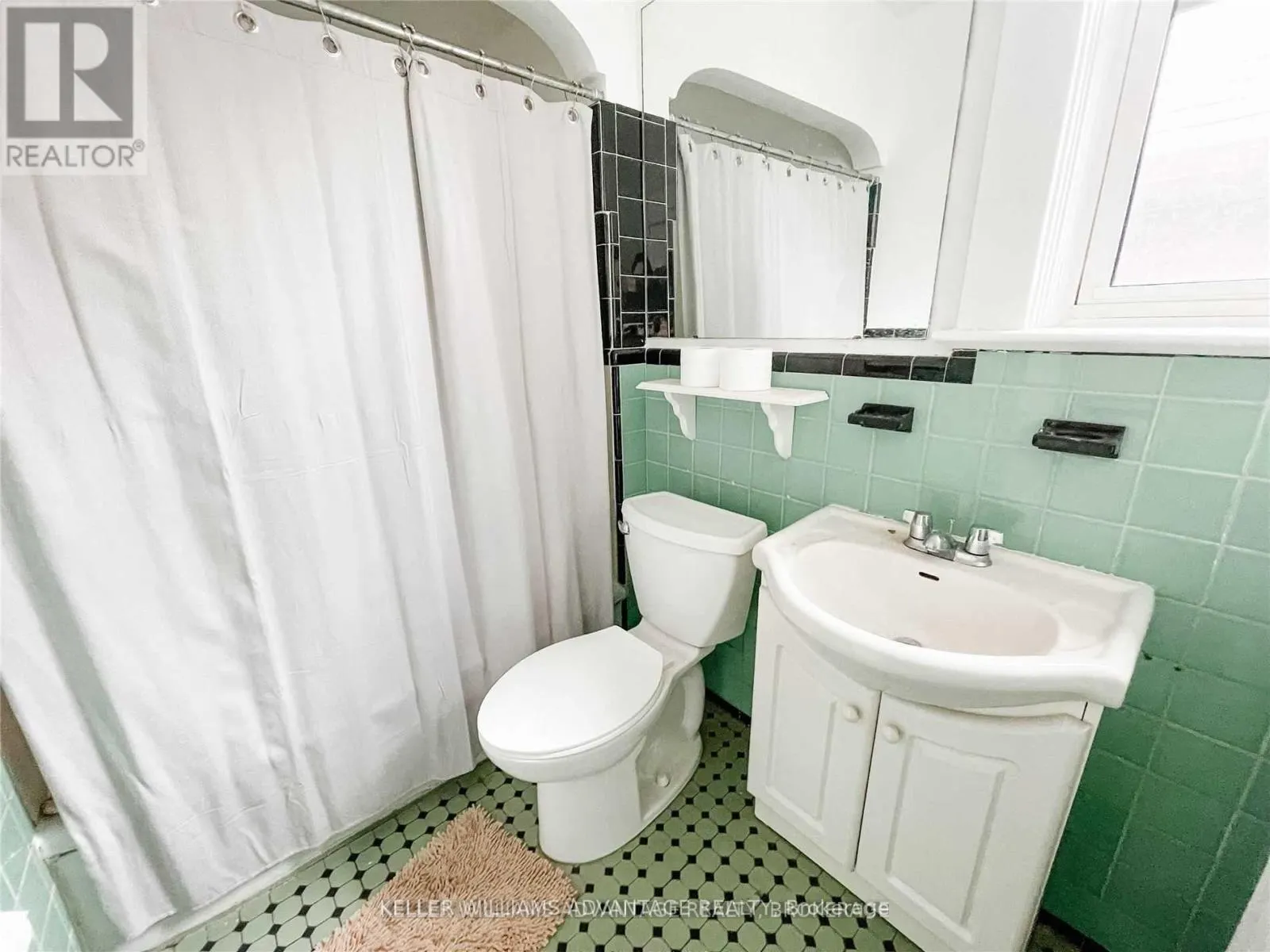 #UPPER - 98 WOODYCREST AVENUE