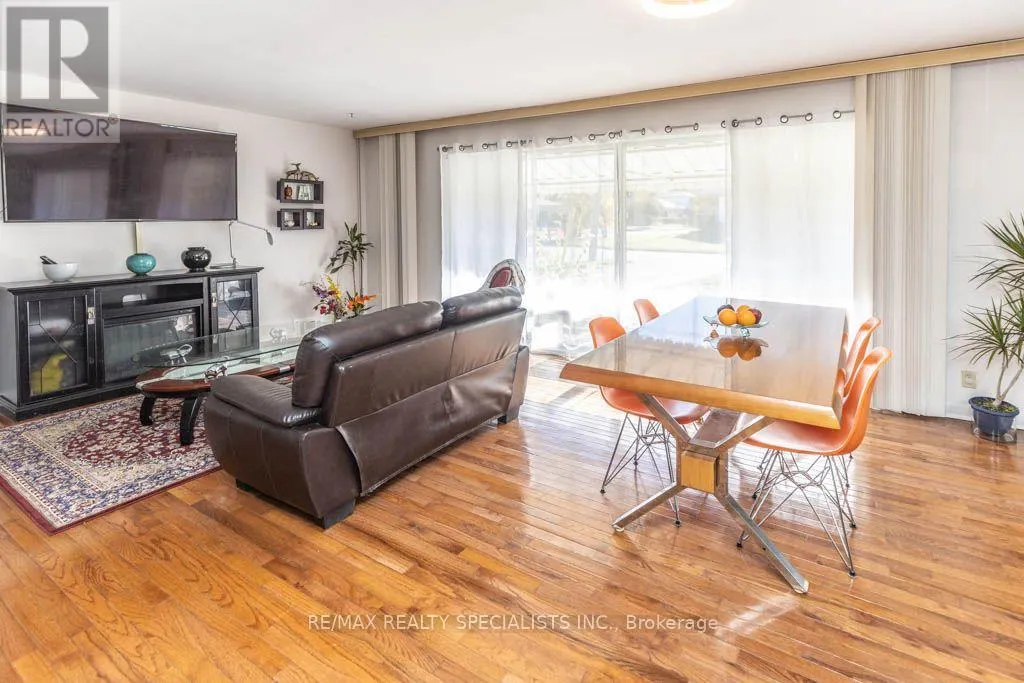124 ROEBUCK DRIVE