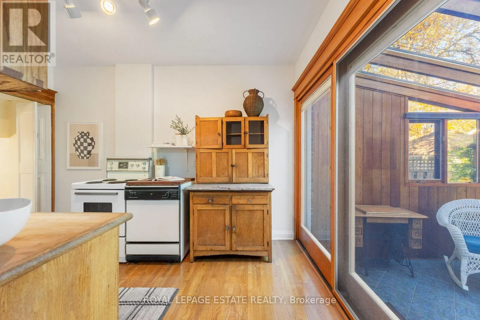 34 BRACKEN AVENUE