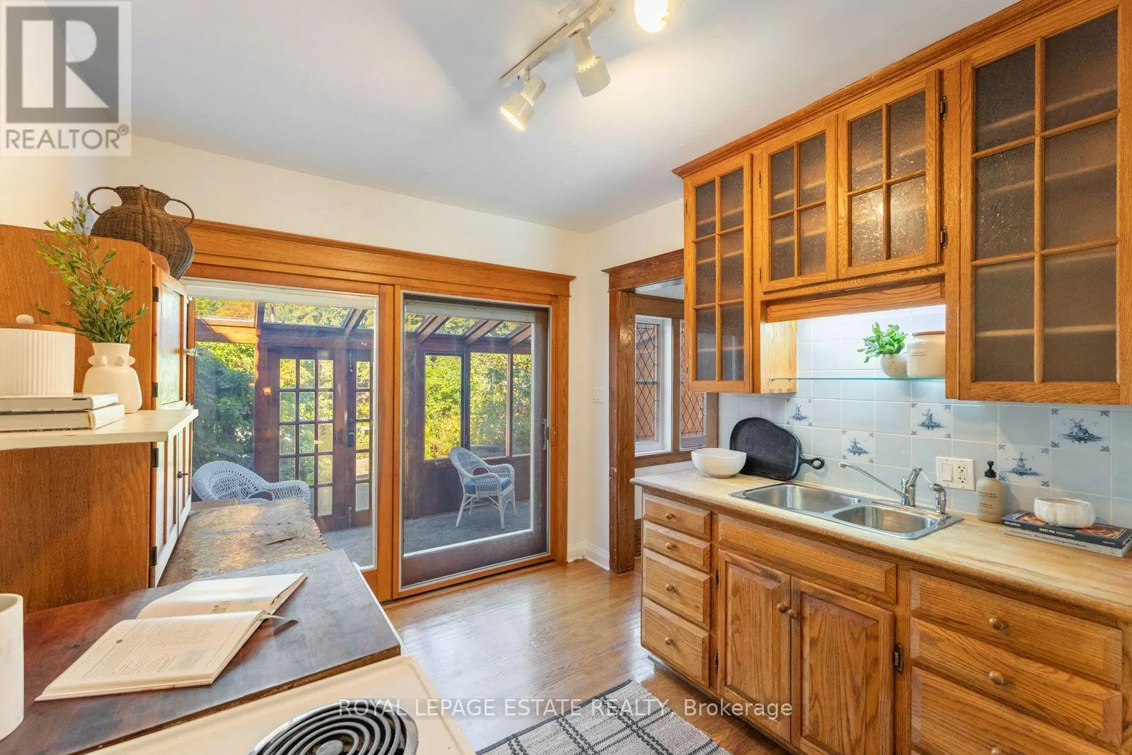 34 BRACKEN AVENUE