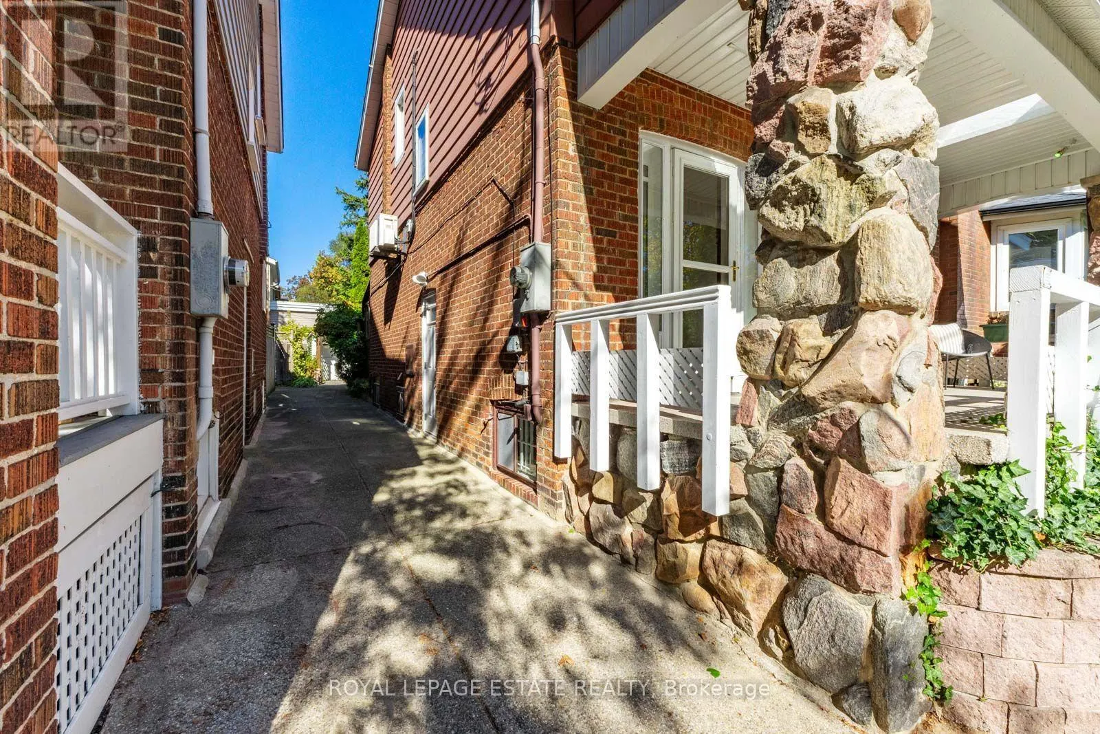34 BRACKEN AVENUE